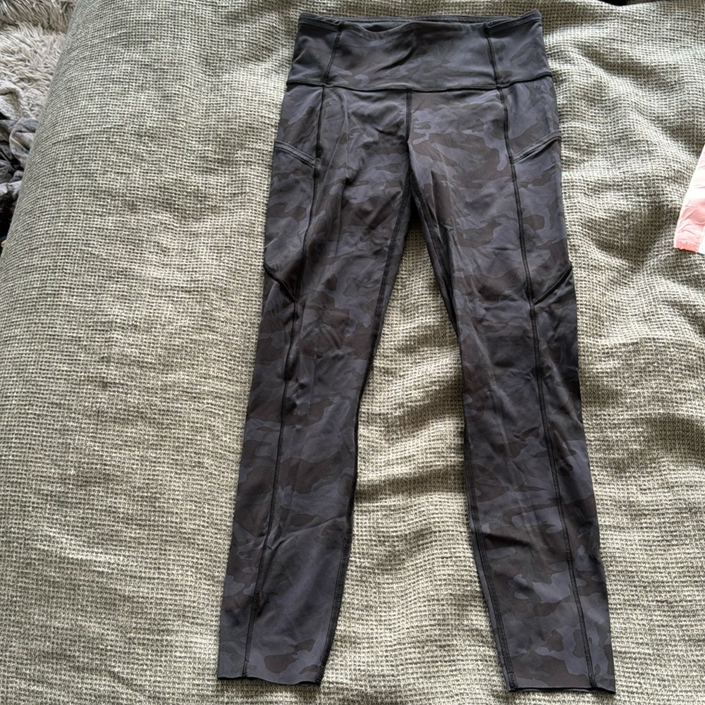 Lululemon leggings with pockets!